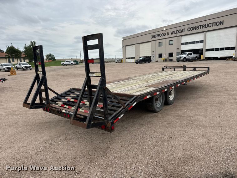 image for item NJ9132 1997 Superior 2PT6M-DD equipment trailer