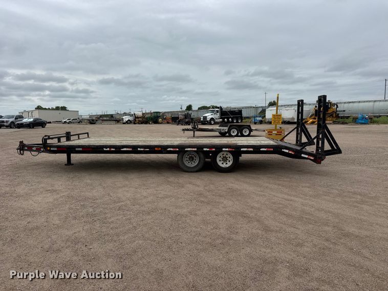 image for item NJ9132 1997 Superior 2PT6M-DD equipment trailer