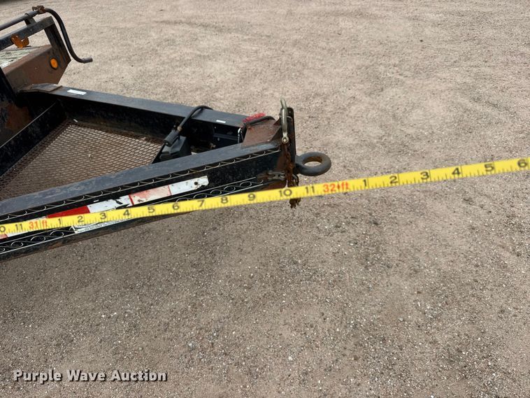 image for item NJ9132 1997 Superior 2PT6M-DD equipment trailer