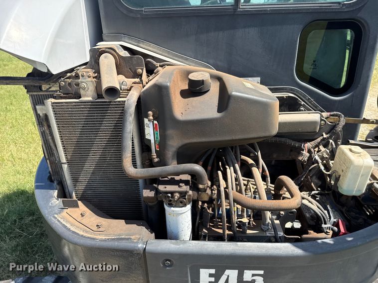 image for item NK9249 2011 Bobcat E45 mini excavator