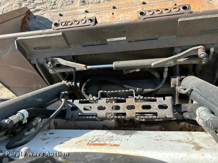 image for item NM9864 2016 Bobcat T750 tracked skid steer loader