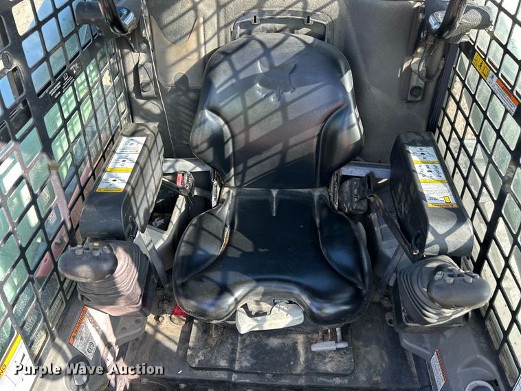 image for item NM9864 2016 Bobcat T750 tracked skid steer loader