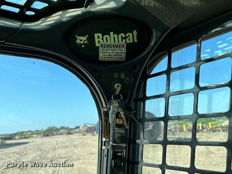 image for item NM9864 2016 Bobcat T750 tracked skid steer loader