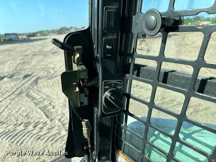 image for item NM9864 2016 Bobcat T750 tracked skid steer loader