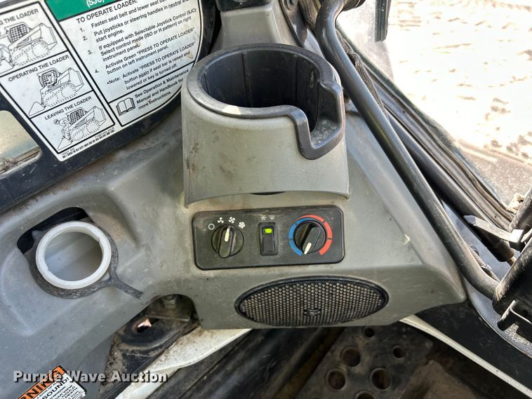 image for item NM9864 2016 Bobcat T750 tracked skid steer loader