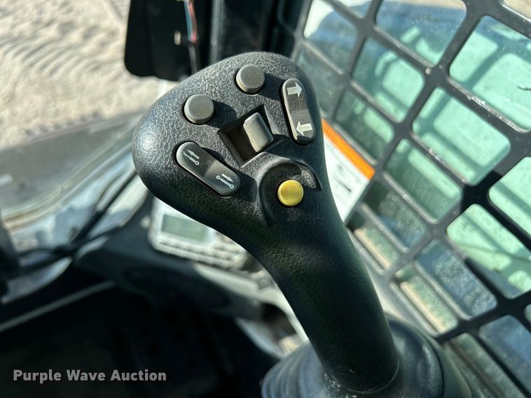 image for item NM9864 2016 Bobcat T750 tracked skid steer loader