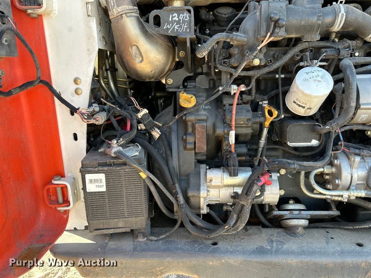 image for item NM9864 2016 Bobcat T750 tracked skid steer loader