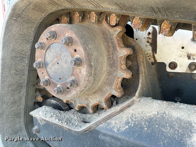 image for item NM9864 2016 Bobcat T750 tracked skid steer loader