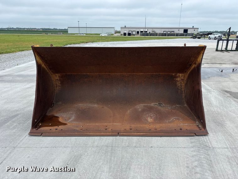 image for item NM9870 John Deere Loader bucket