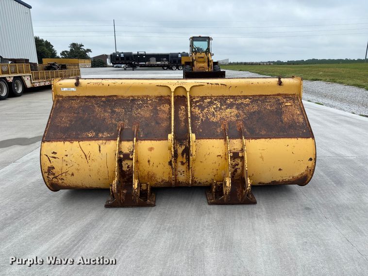 image for item NM9870 John Deere Loader bucket
