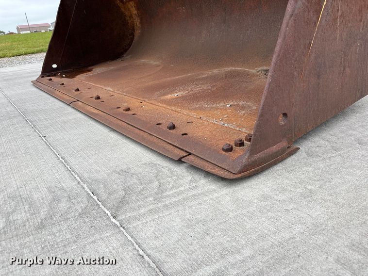 image for item NM9870 John Deere Loader bucket