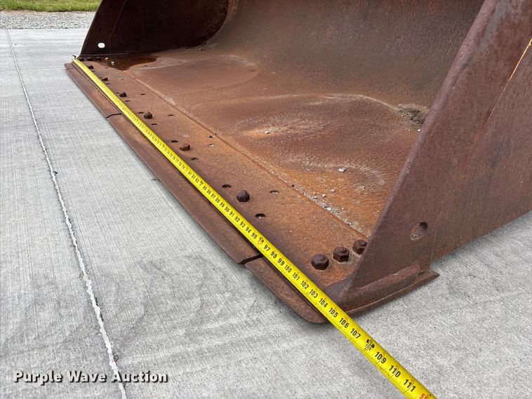 image for item NM9870 John Deere Loader bucket