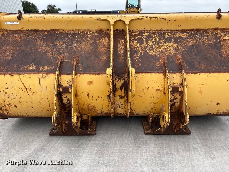 image for item NM9870 John Deere Loader bucket