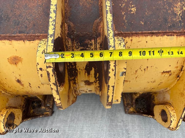 image for item NM9870 John Deere Loader bucket