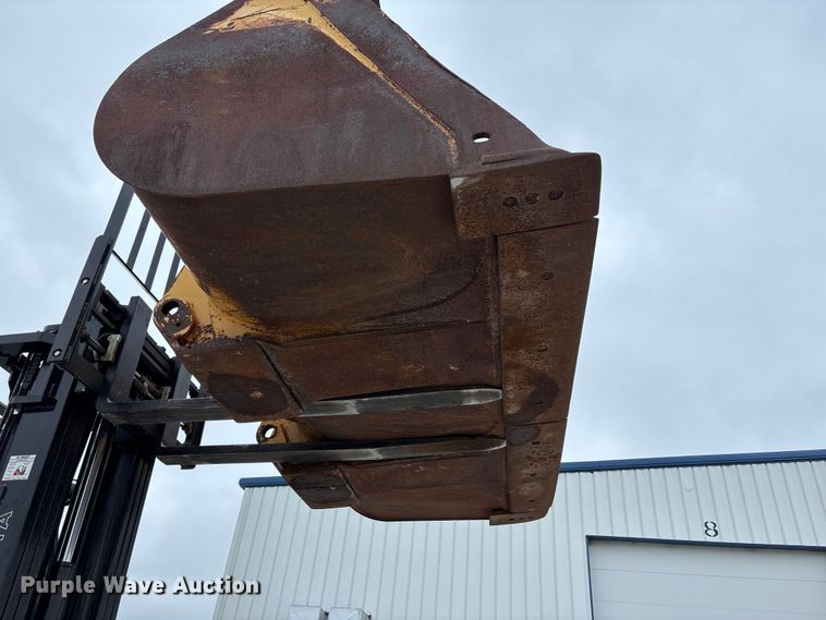image for item NM9870 John Deere Loader bucket