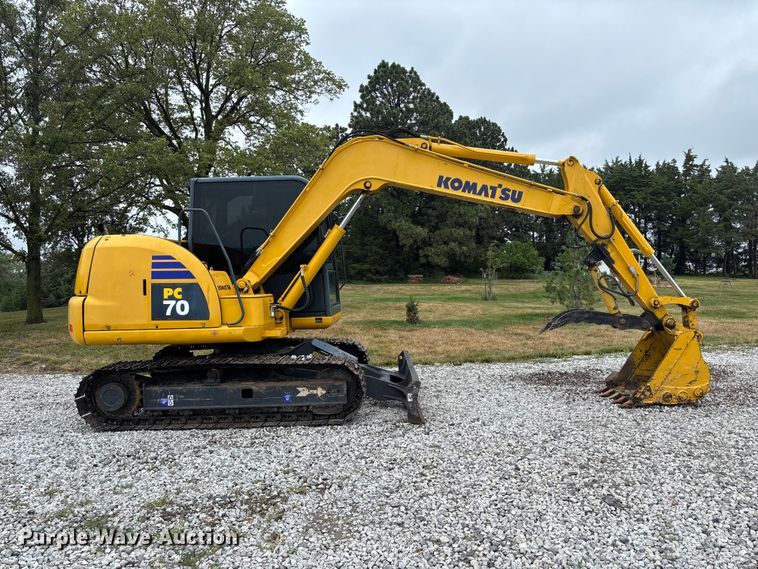 image for item NM9890 2003 Komatsu PC70-8 mini excavator