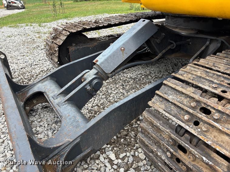 image for item NM9890 2003 Komatsu PC70-8 mini excavator