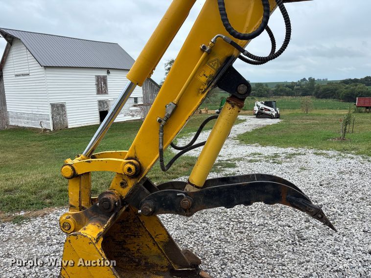 image for item NM9890 2003 Komatsu PC70-8 mini excavator