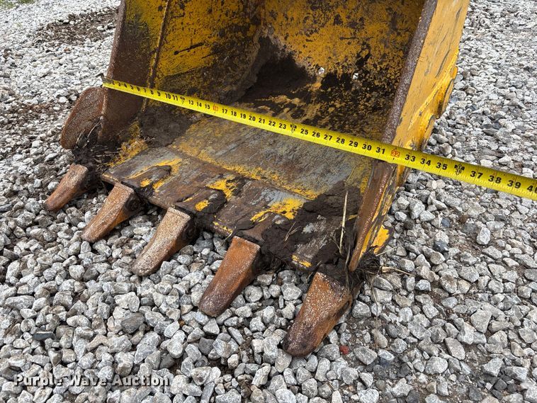 image for item NM9890 2003 Komatsu PC70-8 mini excavator