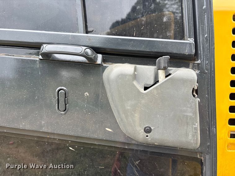 image for item NM9890 2003 Komatsu PC70-8 mini excavator