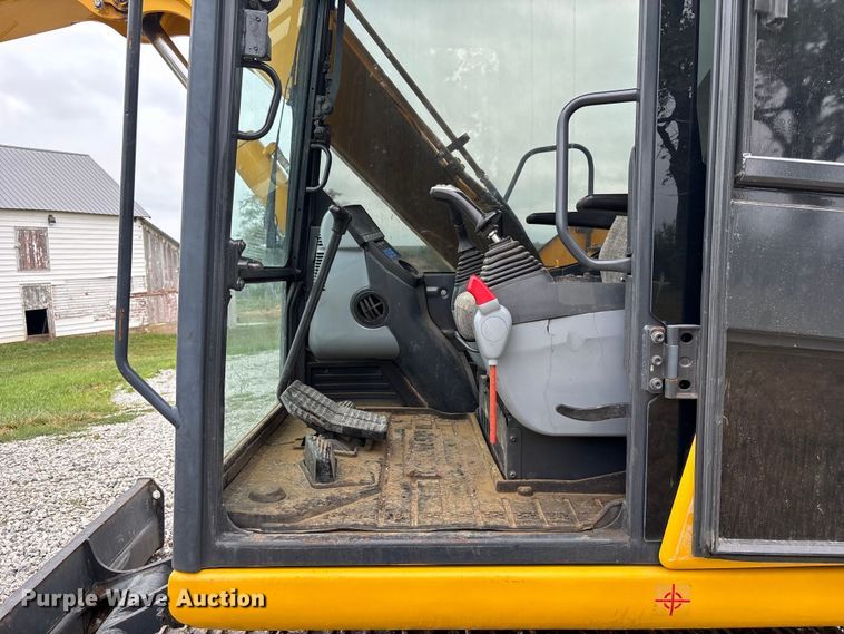 image for item NM9890 2003 Komatsu PC70-8 mini excavator