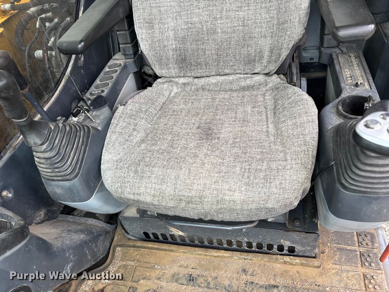 image for item NM9890 2003 Komatsu PC70-8 mini excavator