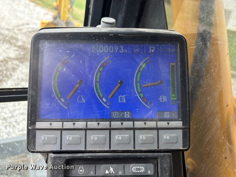 image for item NM9890 2003 Komatsu PC70-8 mini excavator