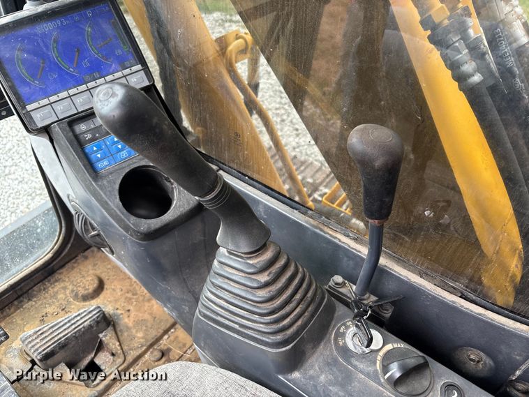 image for item NM9890 2003 Komatsu PC70-8 mini excavator