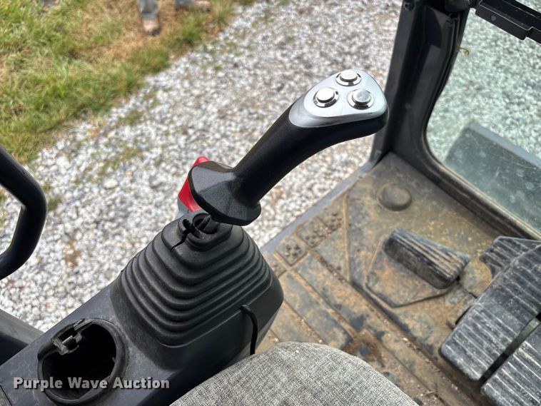 image for item NM9890 2003 Komatsu PC70-8 mini excavator