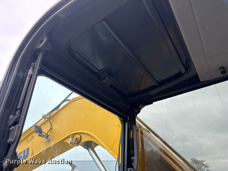 image for item NM9890 2003 Komatsu PC70-8 mini excavator