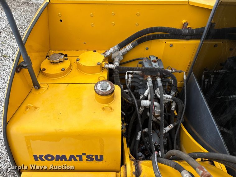 image for item NM9890 2003 Komatsu PC70-8 mini excavator