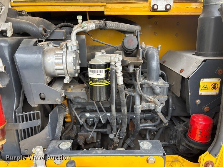 image for item NM9890 2003 Komatsu PC70-8 mini excavator
