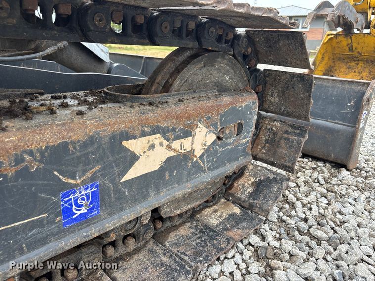 image for item NM9890 2003 Komatsu PC70-8 mini excavator