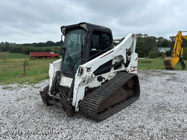 image for item NM9891 2011 Bobcat T750 tracked skid steer loader