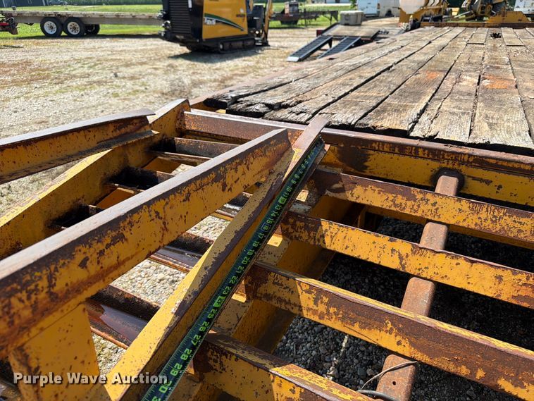 image for item OE9616 1993 CZ Engineering CZ32KT equipment trailer