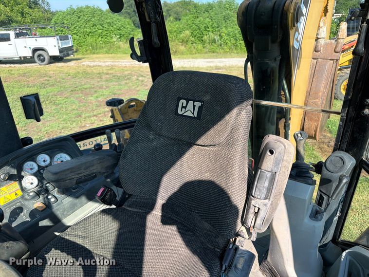 image for item OE9618 2006 Caterpillar 420E backhoe