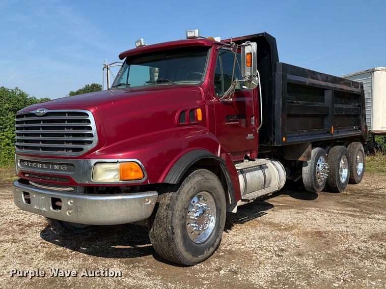 image for item OE9619 2004 Sterling L9500 Series dump truck