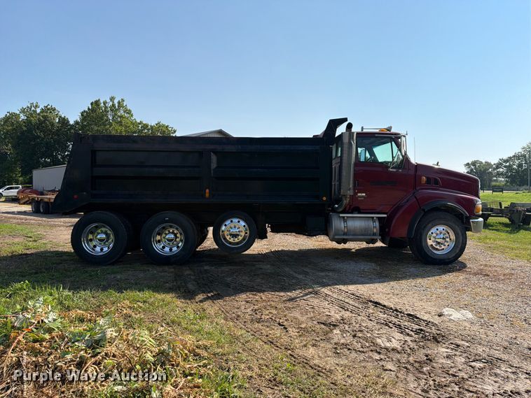 image for item OE9619 2004 Sterling L9500 Series dump truck