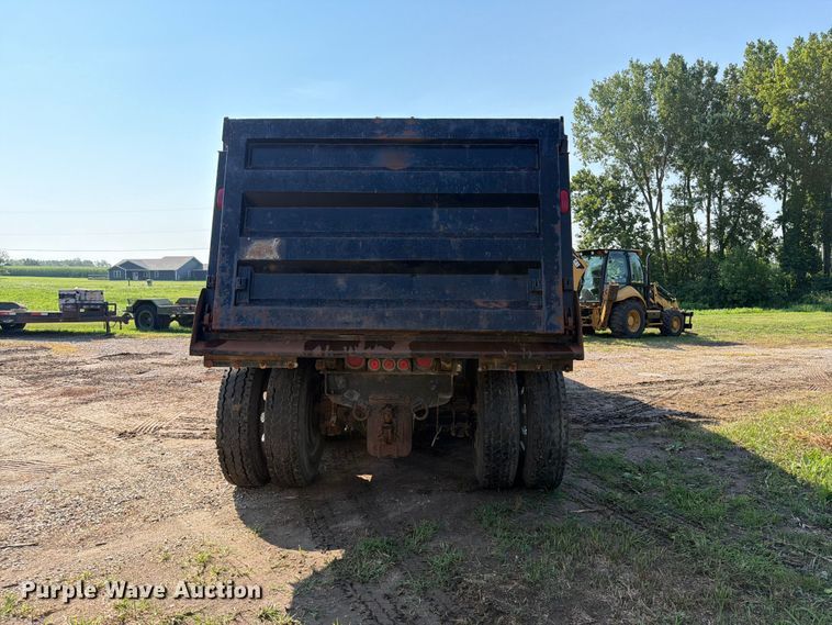 image for item OE9619 2004 Sterling L9500 Series dump truck