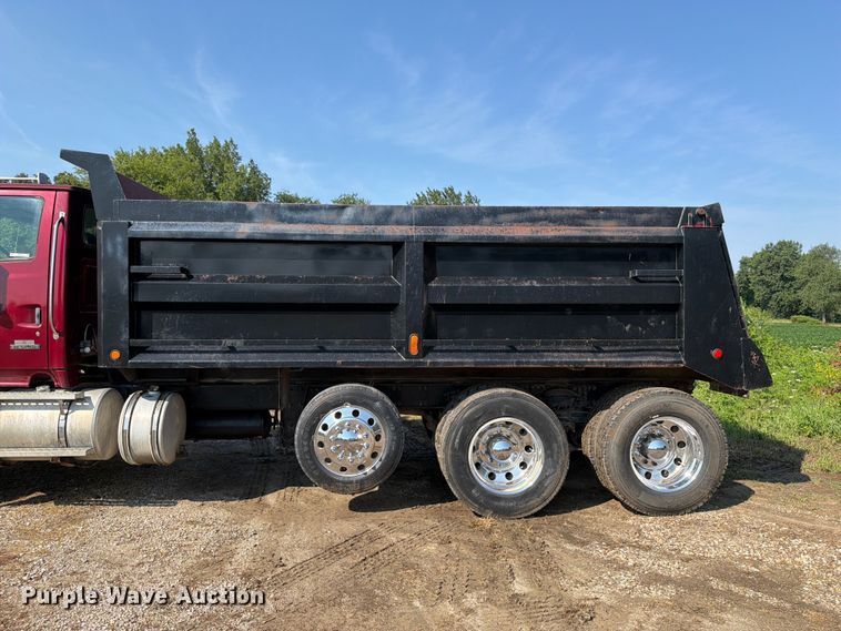 image for item OE9619 2004 Sterling L9500 Series dump truck