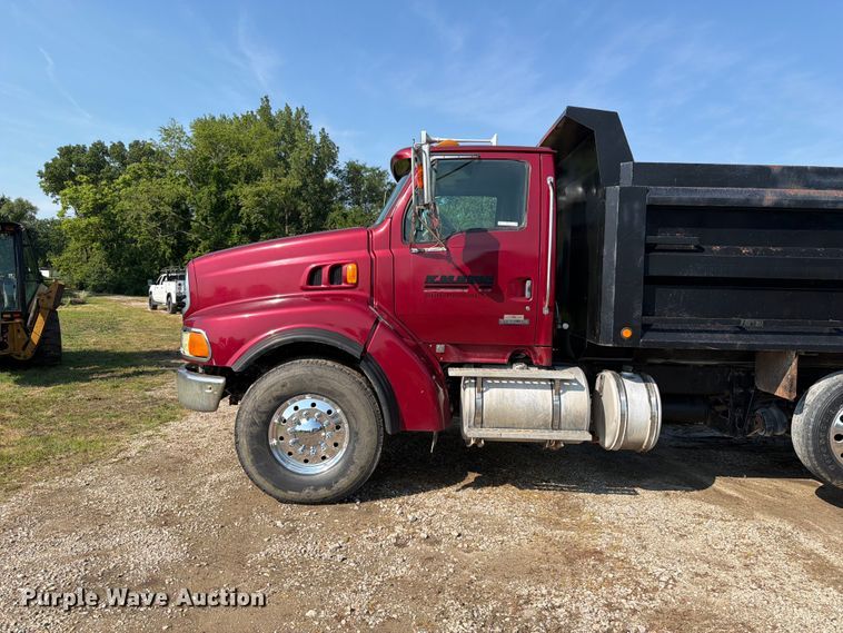 image for item OE9619 2004 Sterling L9500 Series dump truck