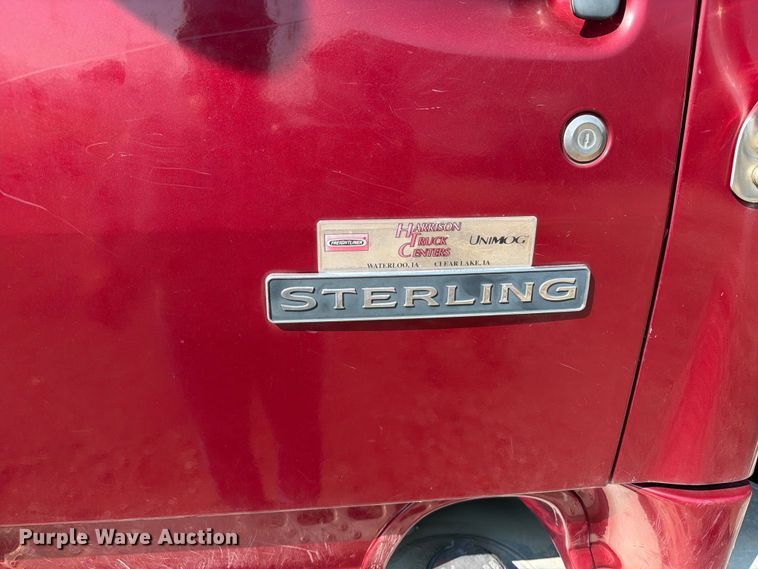 image for item OE9619 2004 Sterling L9500 Series dump truck