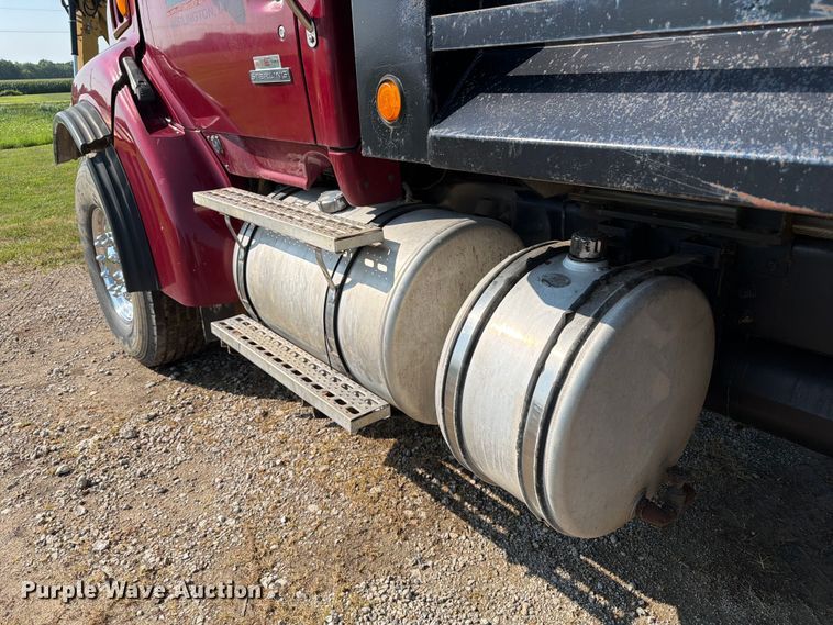 image for item OE9619 2004 Sterling L9500 Series dump truck