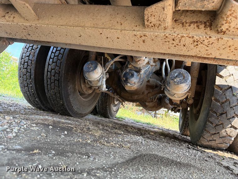 image for item OE9619 2004 Sterling L9500 Series dump truck