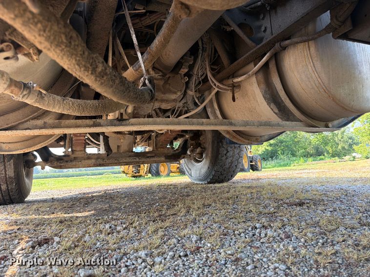 image for item OE9619 2004 Sterling L9500 Series dump truck