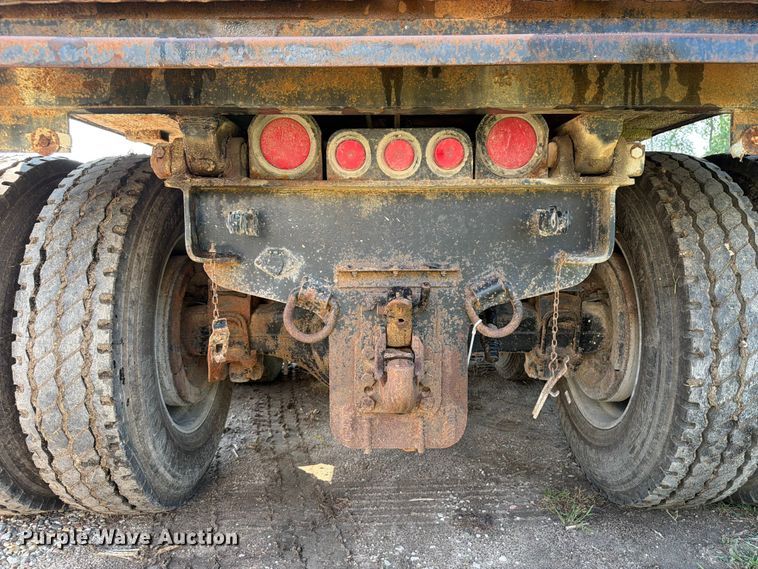image for item OE9619 2004 Sterling L9500 Series dump truck