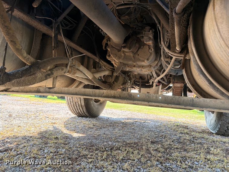 image for item OE9619 2004 Sterling L9500 Series dump truck