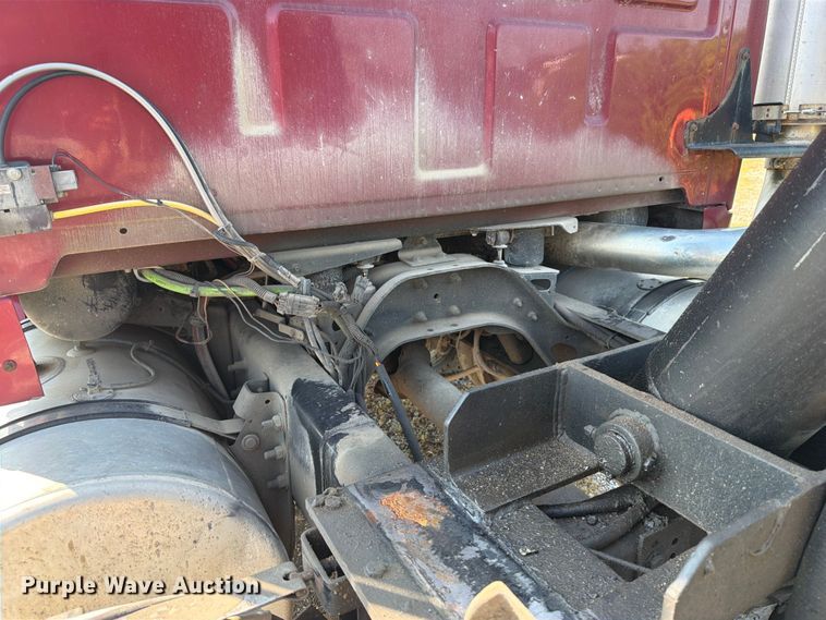 image for item OE9619 2004 Sterling L9500 Series dump truck