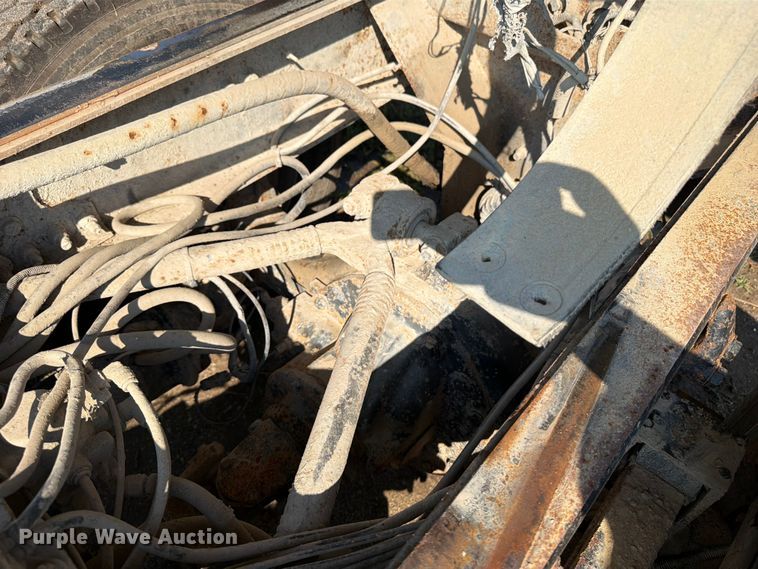 image for item OE9619 2004 Sterling L9500 Series dump truck
