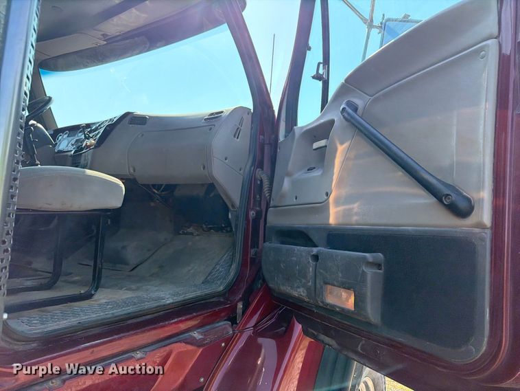image for item OE9619 2004 Sterling L9500 Series dump truck
